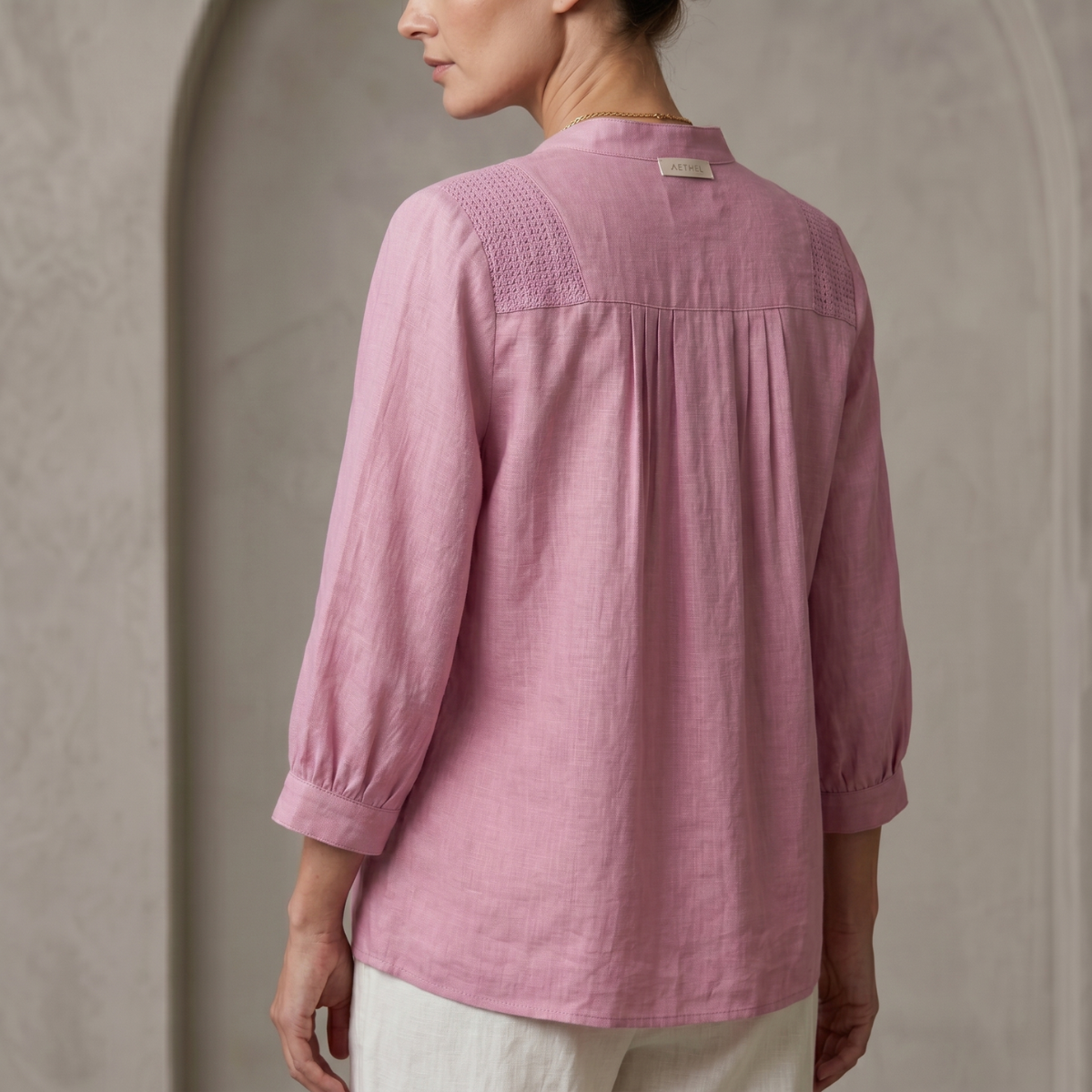 Camisa Feminina Julie™ com Manga 3/4 e Detalhe Renda - Conforto, Elegância e Versatilidade para Todas as Ocasiões!