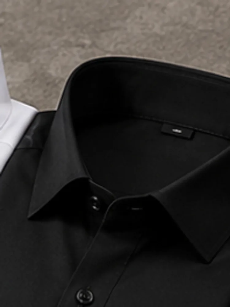 Camisa preta em seda gelada